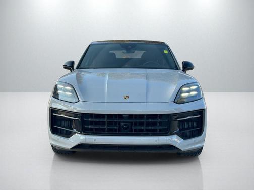 2025 Porsche Cayenne GTS