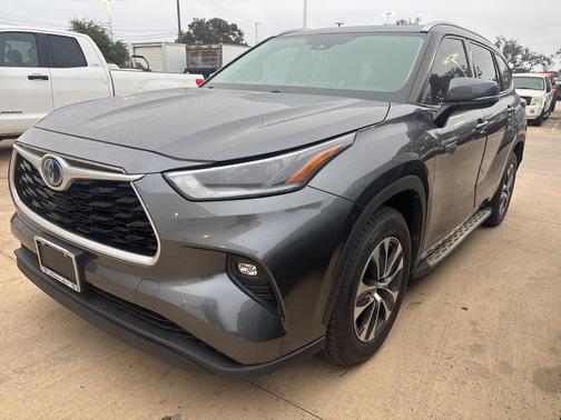 2021 Toyota Highlander Hybrid XLE