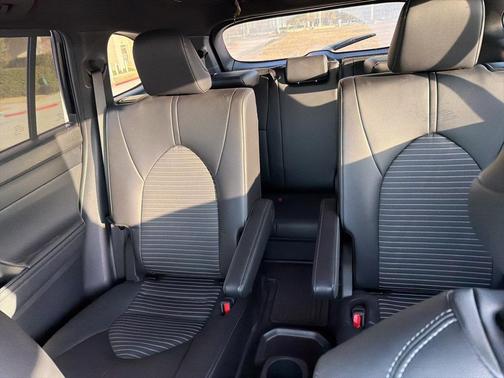 2024 Toyota Highlander XSE