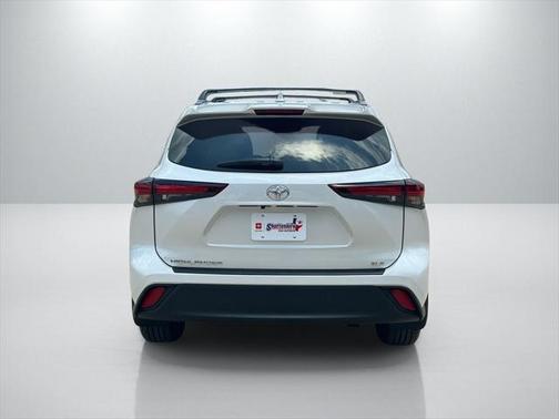 2025 Toyota Highlander XLE