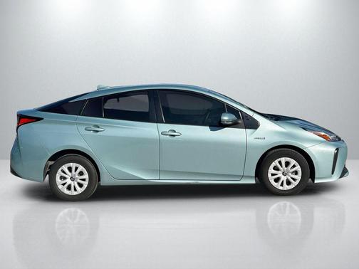 2022 Toyota Prius L