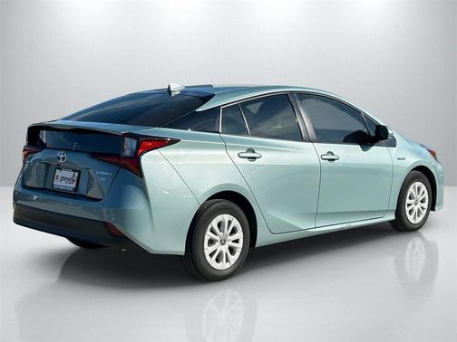 2022 Toyota Prius L