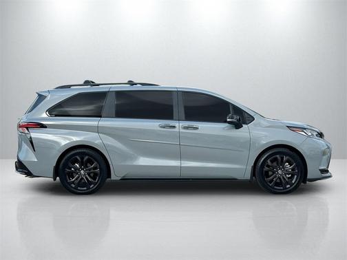 2025 Toyota Sienna XSE 7 Passenger