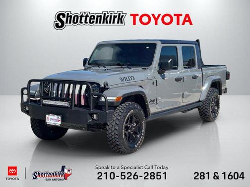 Sting-Gray Clearcoat 2022 Jeep Gladiator Willys 4x4