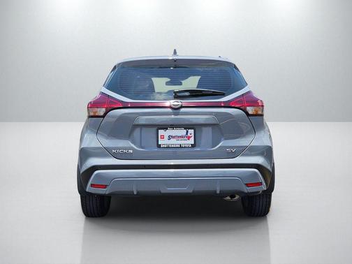 Boulder Gray Pearl 2024 Nissan Kicks SV