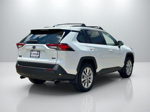 Wind Chill Pearl 2025 Toyota RAV4 XLE Premium