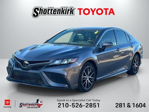 2022 Toyota Camry SE
