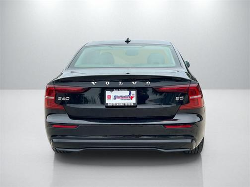 2024 Volvo S60 B5 Core Dark Theme