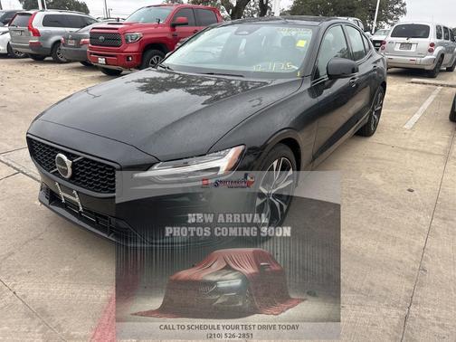 2024 Volvo S60 B5 Core Dark Theme