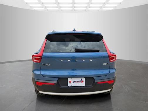 2024 Volvo XC40 B5 Plus Bright Theme