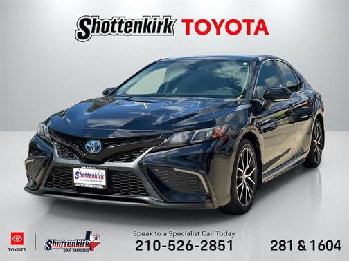 2022 Toyota Camry SE
