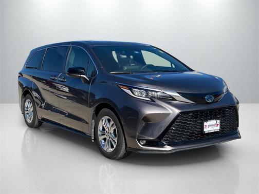 2022 Toyota Sienna XSE 7 Passenger