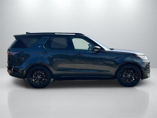 2025 Land Rover Discovery P300 Dynamic SE