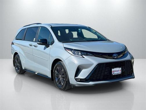 2025 Toyota Sienna XSE 7 Passenger
