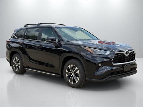 2025 Toyota Highlander XLE