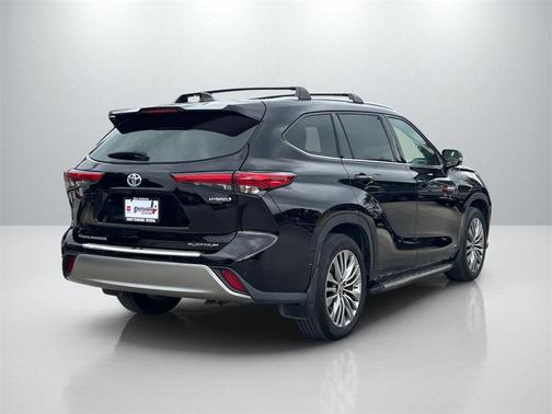 2021 Toyota Highlander Hybrid Platinum