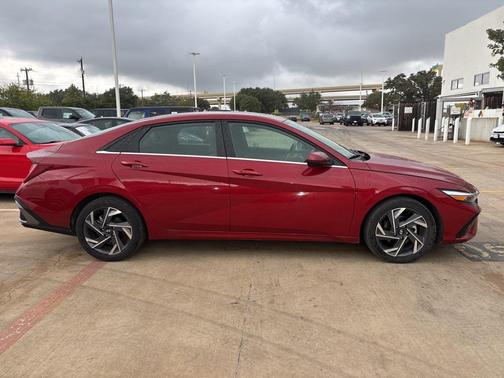 2025 Hyundai ELANTRA SEL