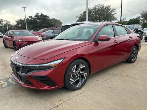 2025 Hyundai ELANTRA SEL