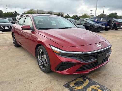2025 Hyundai ELANTRA SEL