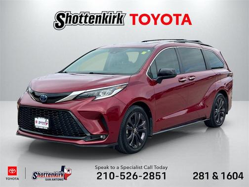 2022 Toyota Sienna XSE 7 Passenger
