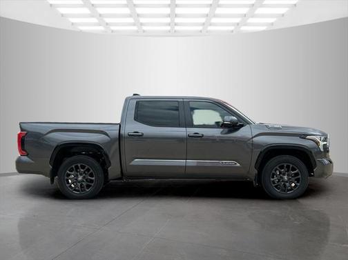 2025 Toyota Tundra Hybrid Platinum