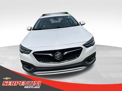 2018 Buick Regal TourX Essence