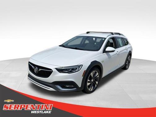 2018 Buick Regal TourX Essence