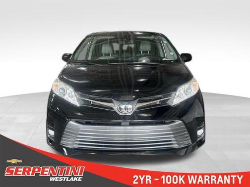 2020 Toyota Sienna XLE