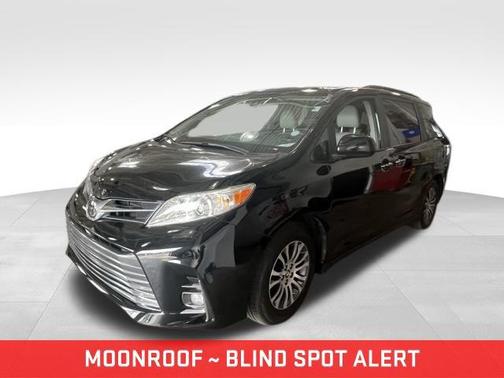 2020 Toyota Sienna XLE