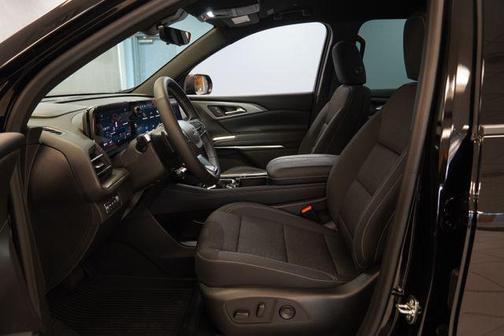 Mosaic Black Metallic 2026 Chevrolet Traverse LT