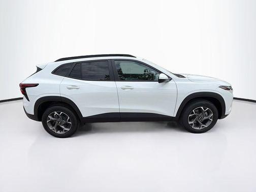 Summit White 2026 Chevrolet Trax LT