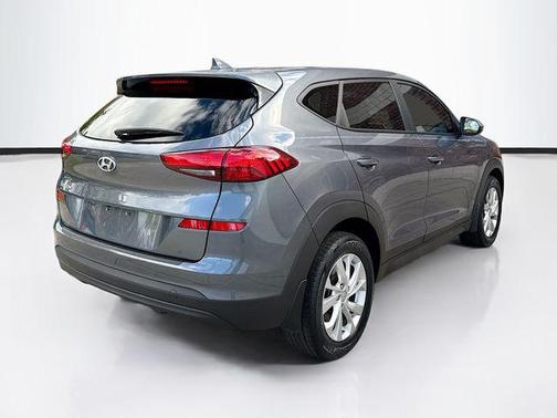 2021 Hyundai TUCSON SE