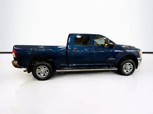 2021 RAM 2500 Tradesman Crew Cab 4x4 6'4' Box