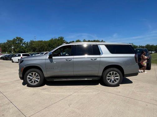 2025 Chevrolet Suburban Premier