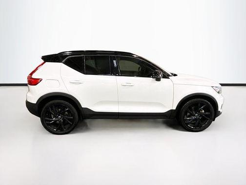 2021 Volvo XC40 T5 R-Design