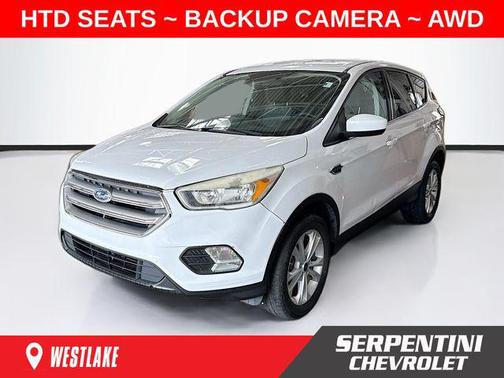 OXFORD WHITE 2017 Ford Escape SE