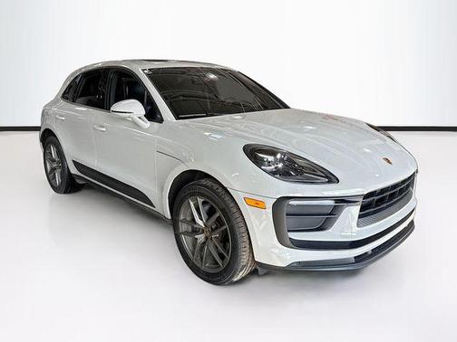 2022 Porsche Macan Base