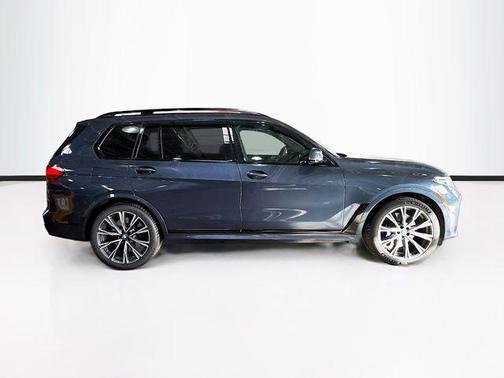 2021 BMW X7 M50i