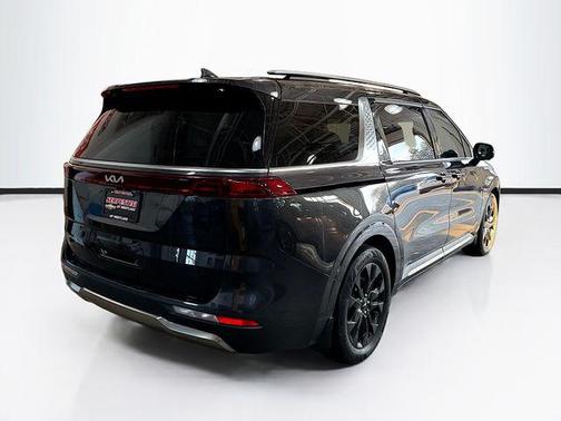 2024 Kia Carnival SX