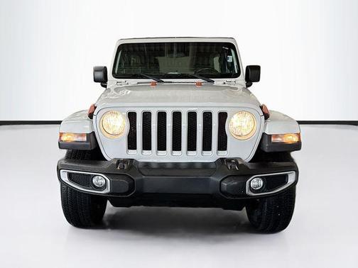 Bright White Clearcoat 2020 Jeep Wrangler Unlimited Sahara