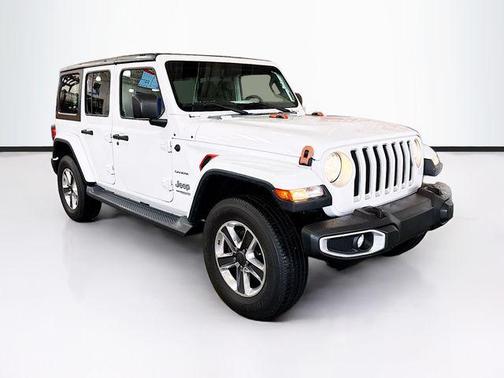 Bright White Clearcoat 2020 Jeep Wrangler Unlimited Sahara