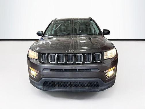 Granite Crystal Metallic Clearcoat 2019 Jeep Compass Latitude