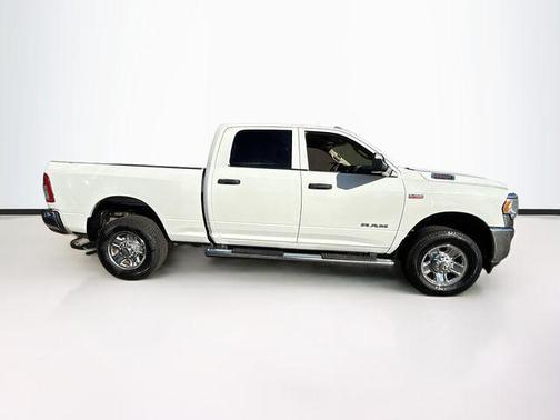 2019 RAM 2500 Tradesman Crew Cab 4x4 6'4' Box