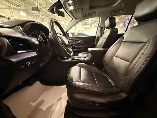 Summit White 2019 Chevrolet Traverse Premier