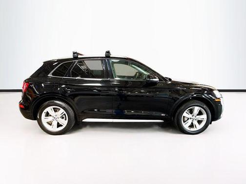 Brilliant Black 2018 Audi Q5 2.0T Premium