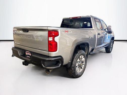 Sterling Gray Metallic 2026 Chevrolet Silverado 2500 Custom