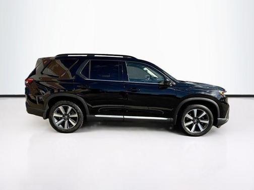 2024 Honda Pilot Touring 8-Passenger