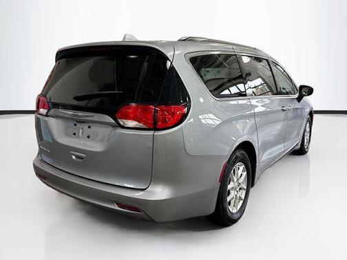 2020 Chrysler Voyager LXI