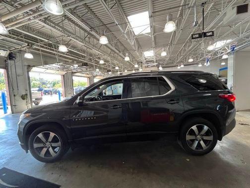 2021 Chevrolet Traverse LT Leather