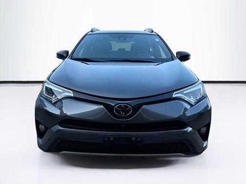 2018 Toyota RAV4 SE